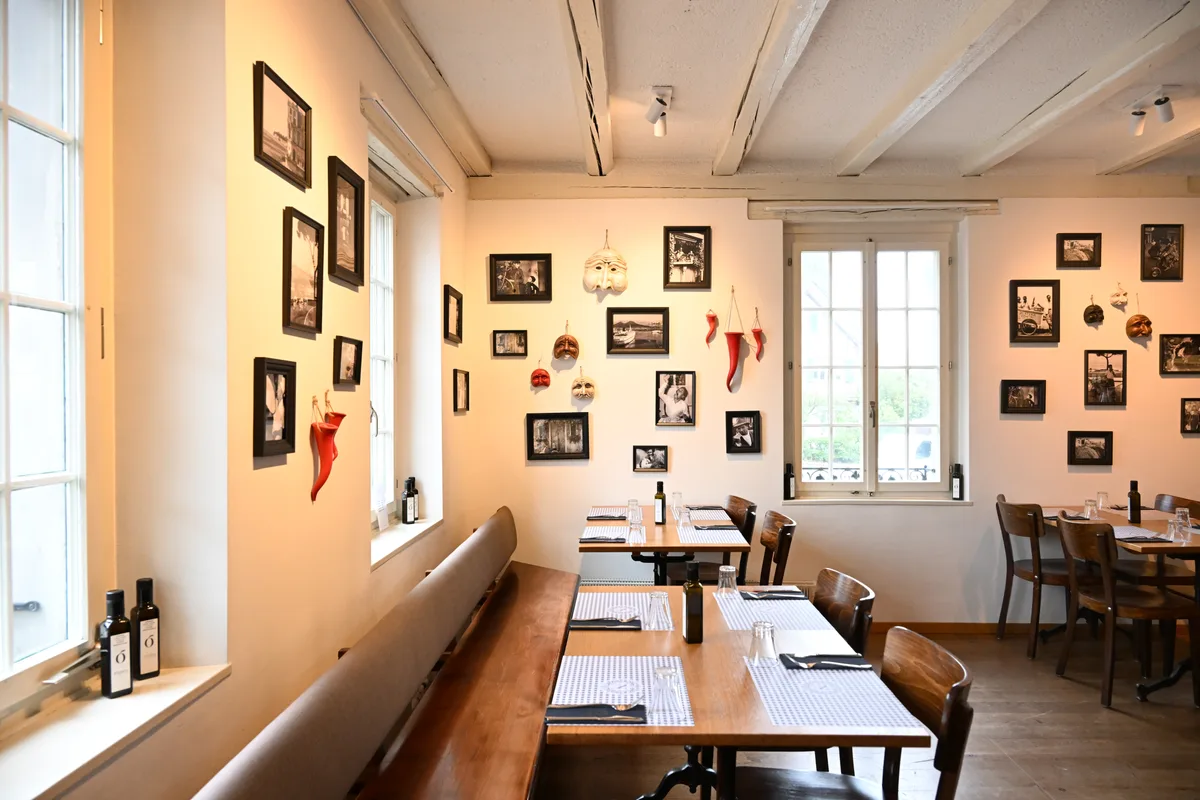 Pop up im ehemaligen Restaurant Nussbaum - Die Edelpizzeria Napule bewirtet neu die Gaeste. Foto: Madeleine Schoder